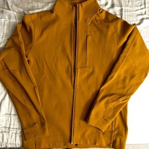 Lululemon Men’s Sojourn Jacket in Copper Brown